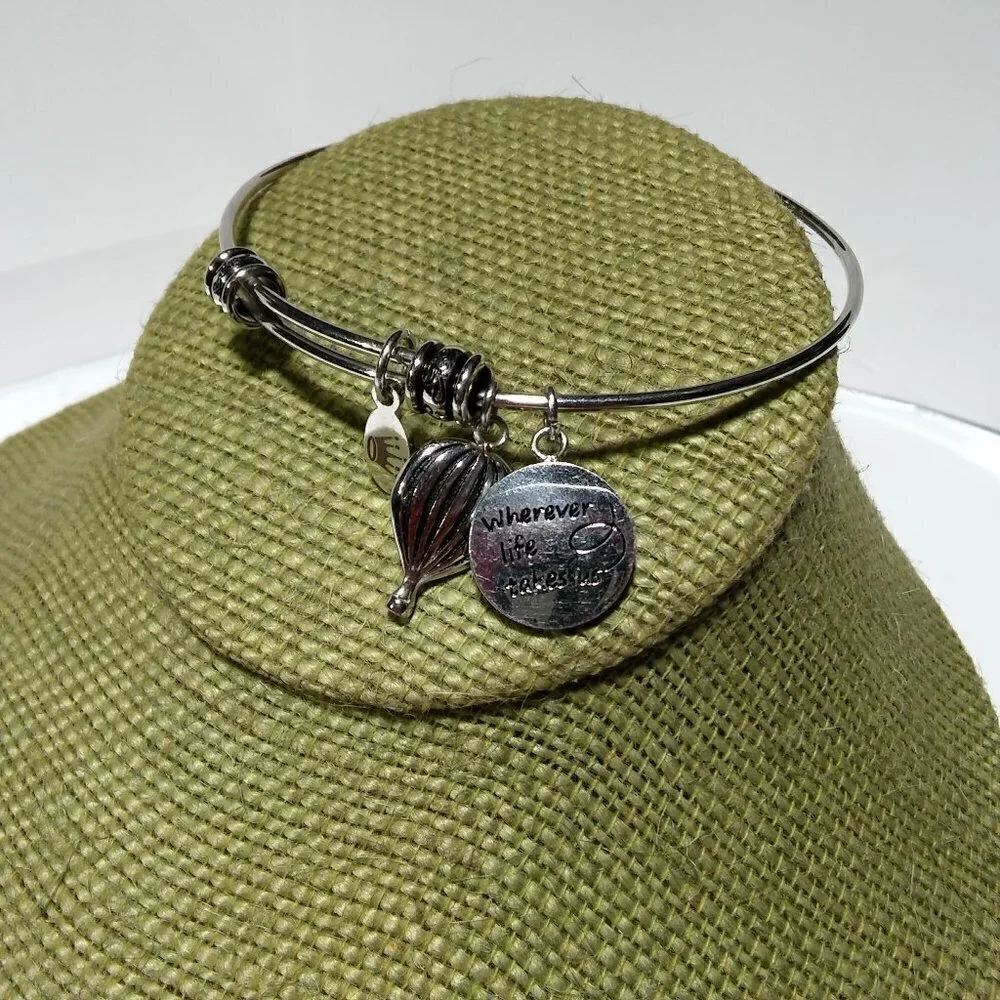Women`s silver tone 